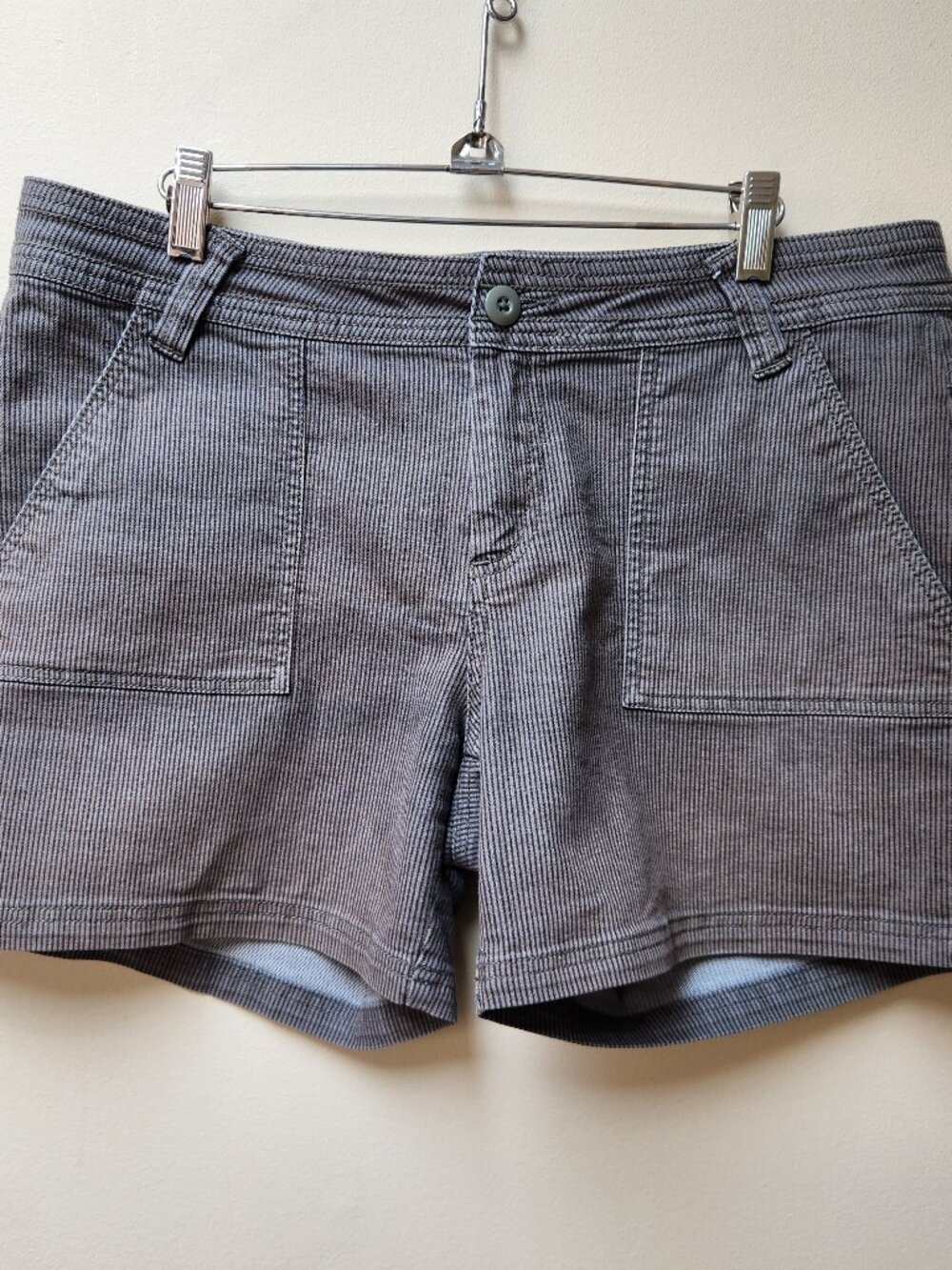 Prana Tess stripe shorts / organic cotton / 12